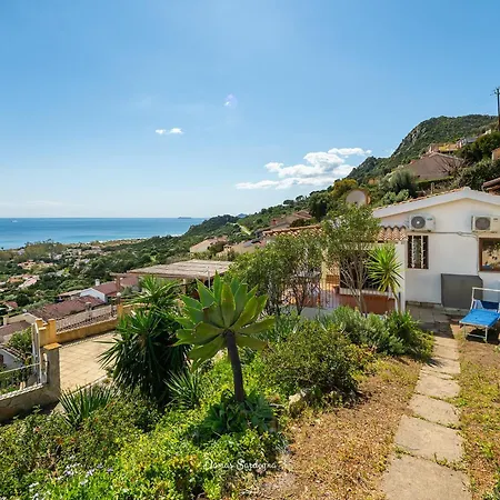Domus Sardegna Vista Mare Hébergement de vacances *